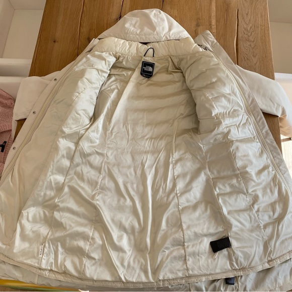 The North Face Off White Convertible 3-in-1 Jacket - Picture 3 of 13